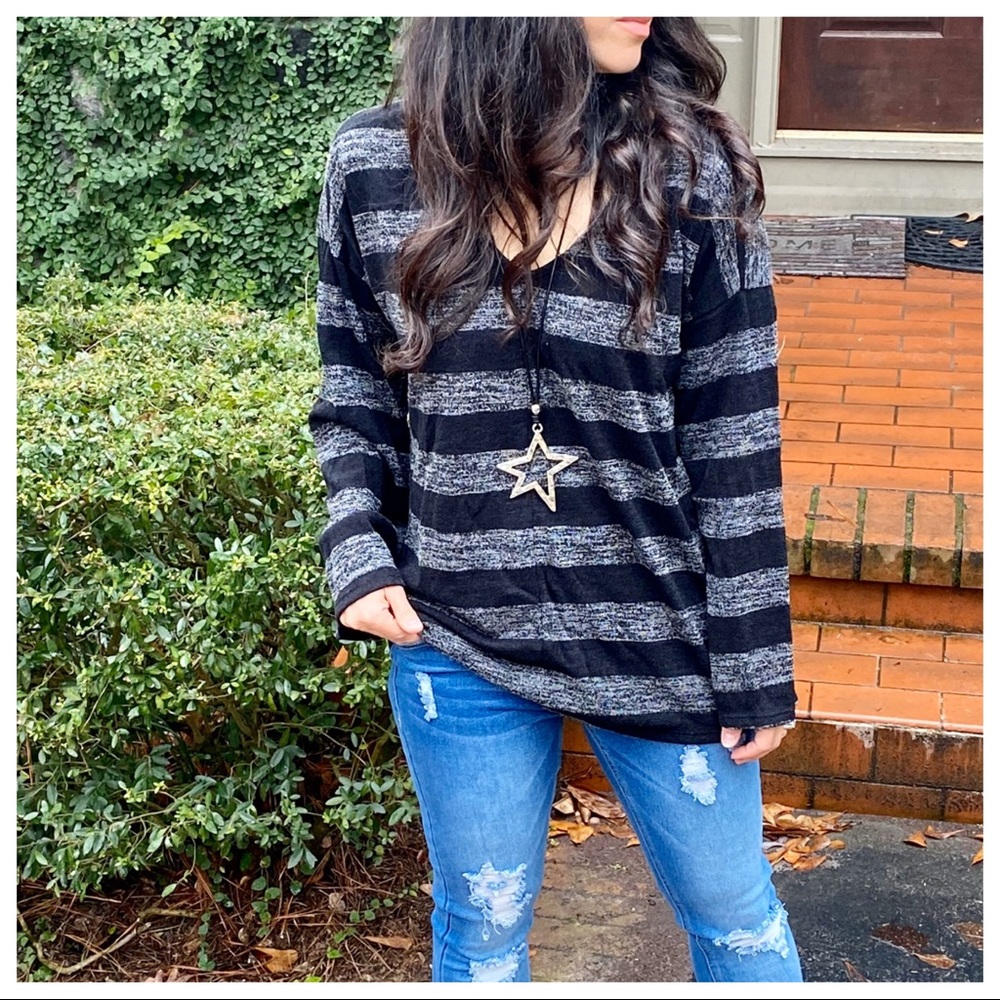 ✨LAST ONES✨Loose fit color block black/grey Tunic - Picture 7 of 9